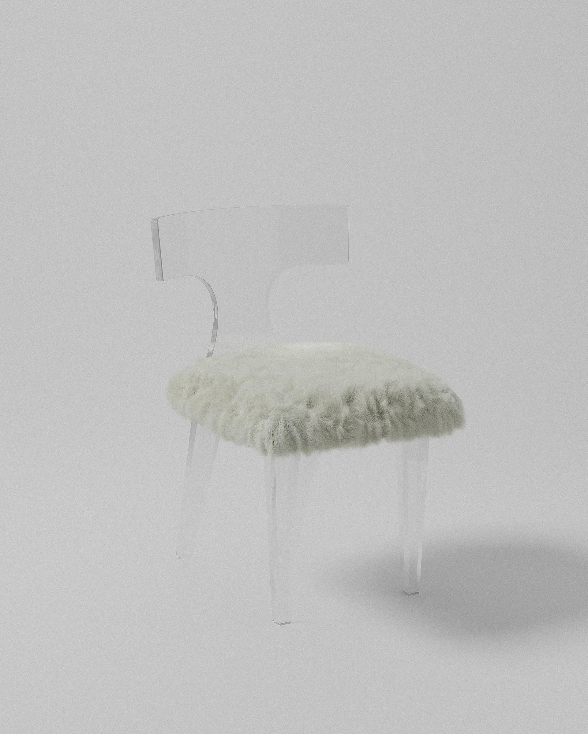 Marilyn – Acrylic Chair by MUÑIZ | Miami