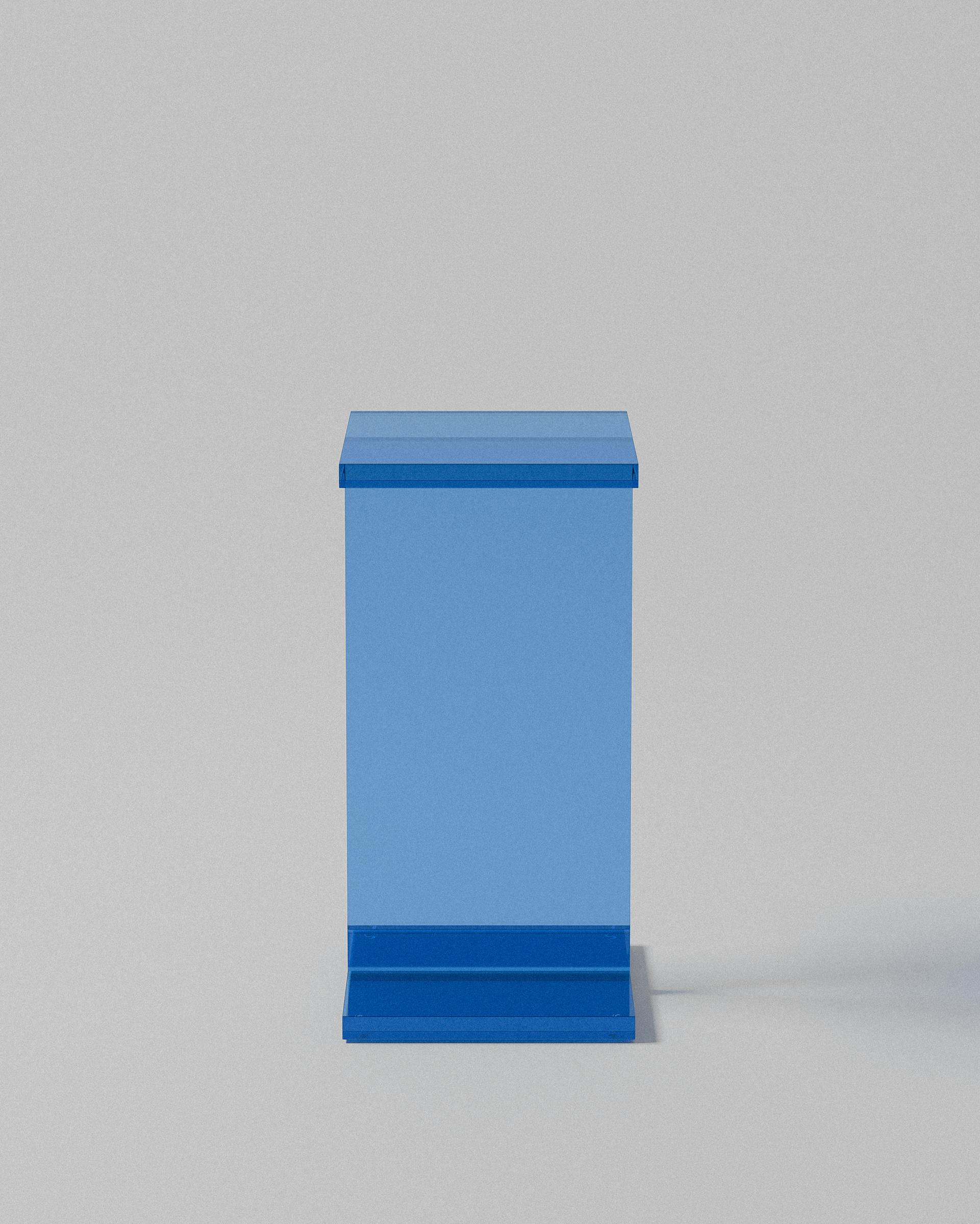 I-Beam acrylic end table – Blue rectangular acrylic end table on grey. | MUÑIZ Miami