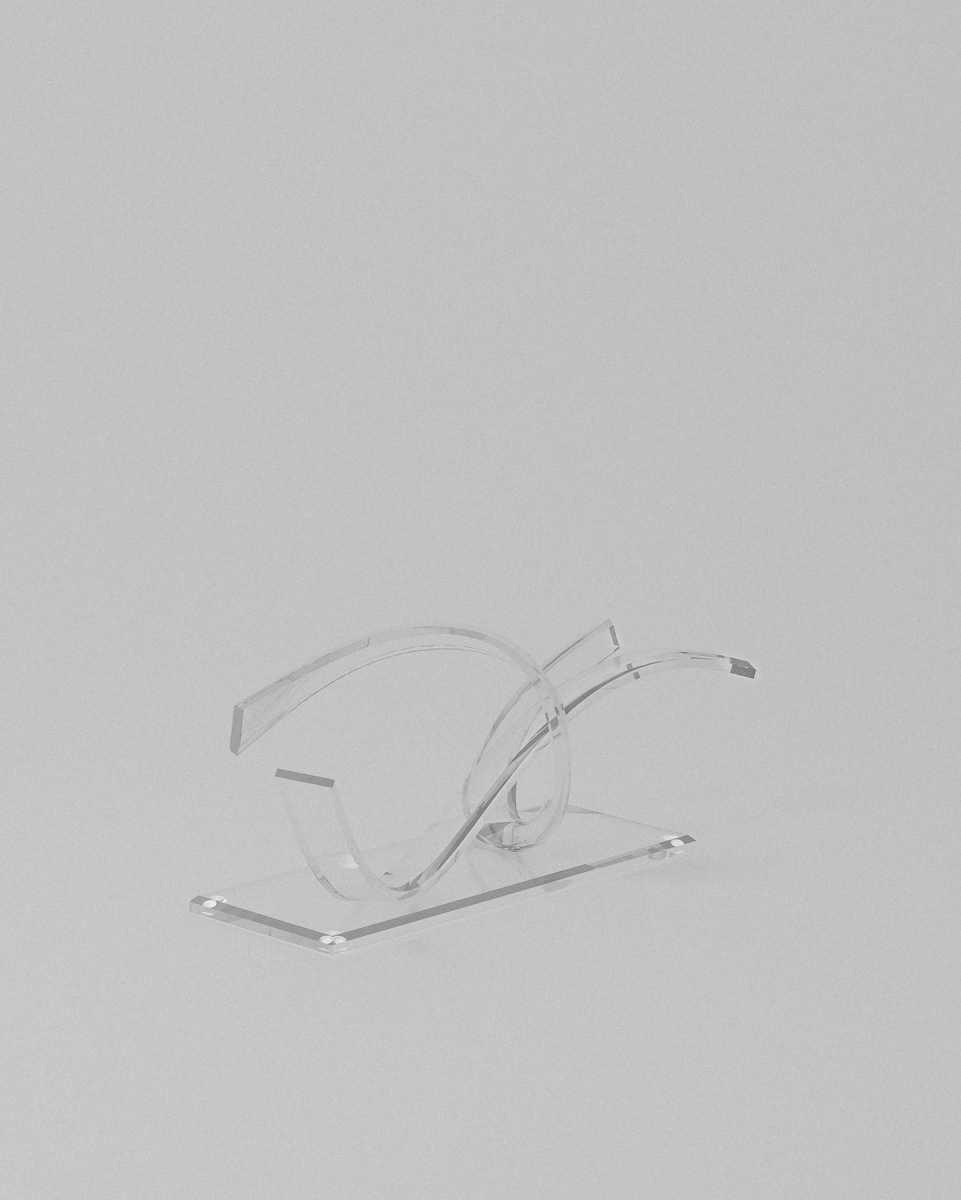 Mambo acrylic sculptural object – Clear acrylic twisted form side view | MUÑIZ Miami